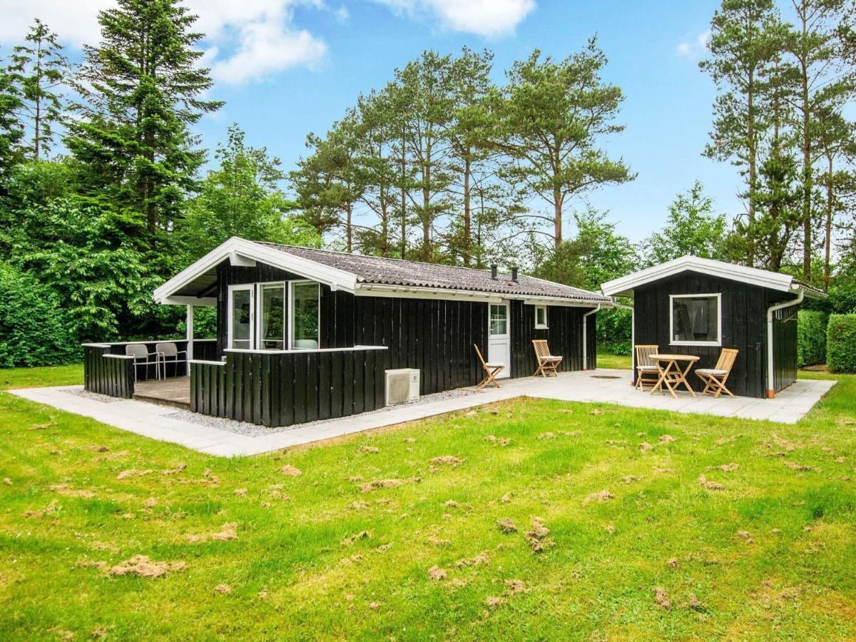 5 Person Holiday Home In Oksb L Dyreby Экстерьер фото